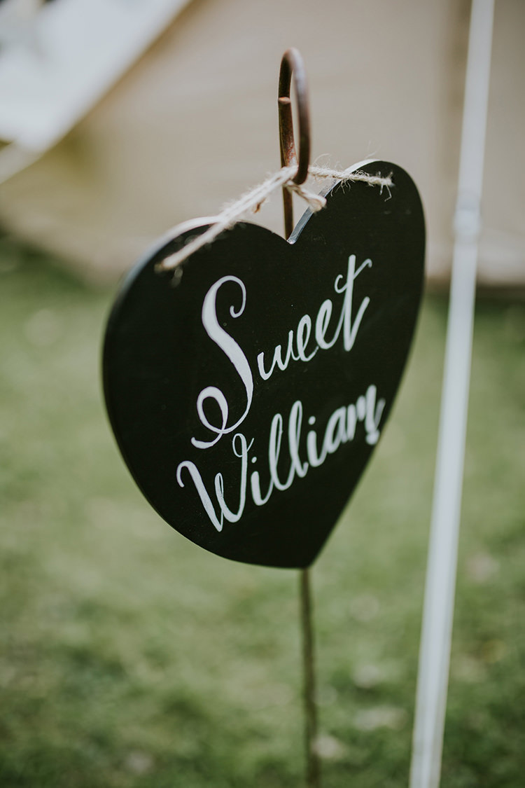 Heart Chalk Black Board Sign Beautiful Classic English Countryside Wedding http://jenmarino.com/