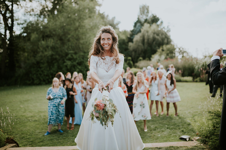 Beautiful Classic English Countryside Wedding http://jenmarino.com/