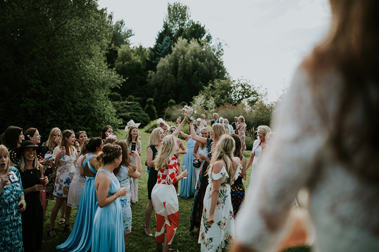 Beautiful Classic English Countryside Wedding http://jenmarino.com/