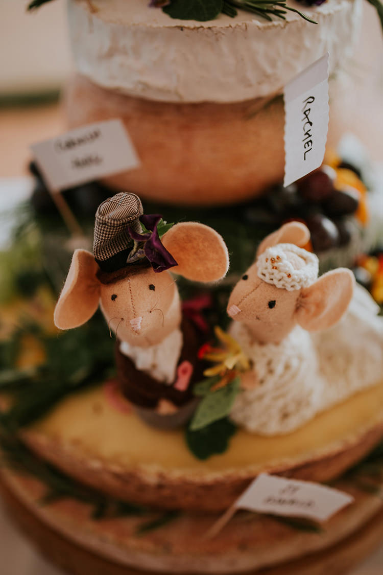 Felt Mouse Cake Toppers Bride Groom Beautiful Classic English Countryside Wedding http://jenmarino.com/