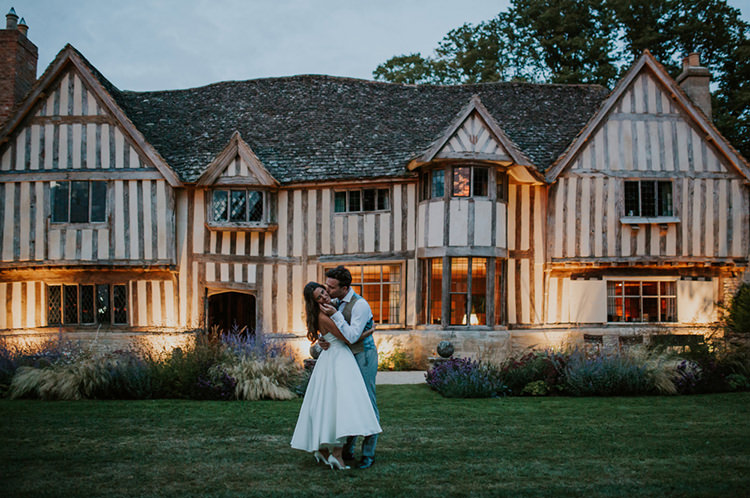 Beautiful Classic English Countryside Wedding http://jenmarino.com/
