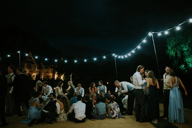 Beautiful Classic English Countryside Wedding http://jenmarino.com/