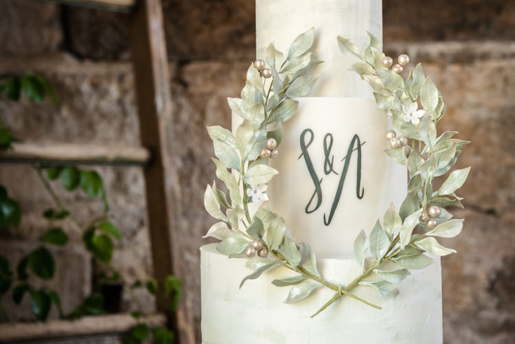 Organic Foliage Rustic Wedding Ideas http://www.sarahvivienne.co.uk/
