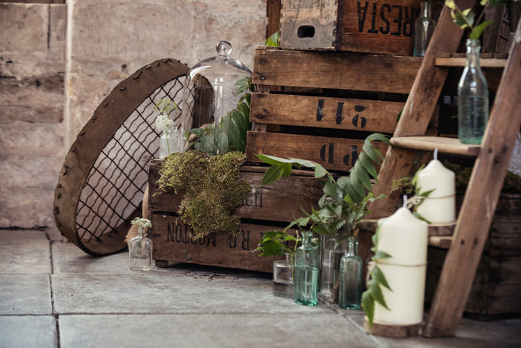 Organic Foliage Rustic Wedding Ideas http://www.sarahvivienne.co.uk/