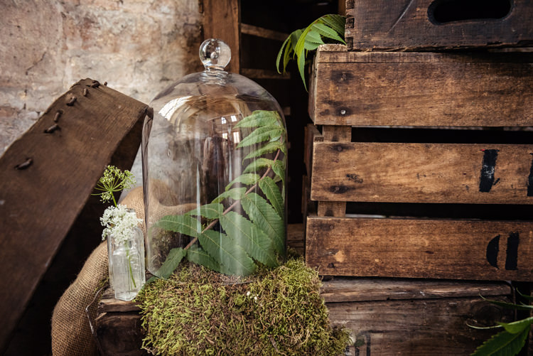 Organic Foliage Rustic Wedding Ideas http://www.sarahvivienne.co.uk/