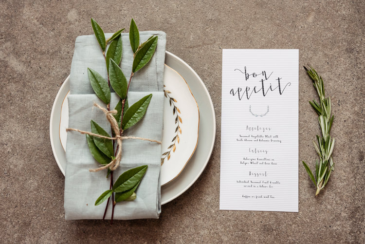 Organic Foliage Rustic Wedding Ideas http://www.sarahvivienne.co.uk/