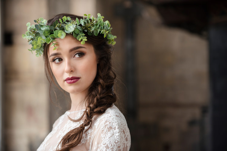 Organic Foliage Rustic Wedding Ideas http://www.sarahvivienne.co.uk/