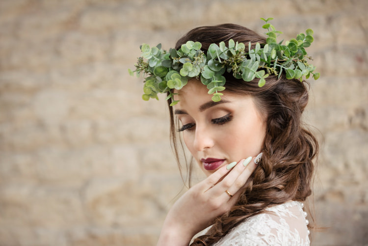 Organic Foliage Rustic Wedding Ideas http://www.sarahvivienne.co.uk/
