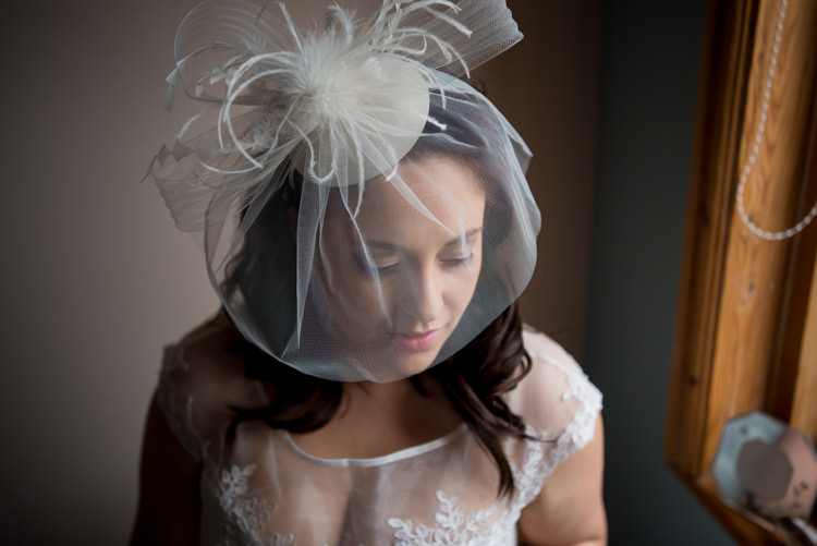 Hair Piece Accesory Bride Bridal Veil 1950s Summer Fete Wedding http://www.mia-photography.com/