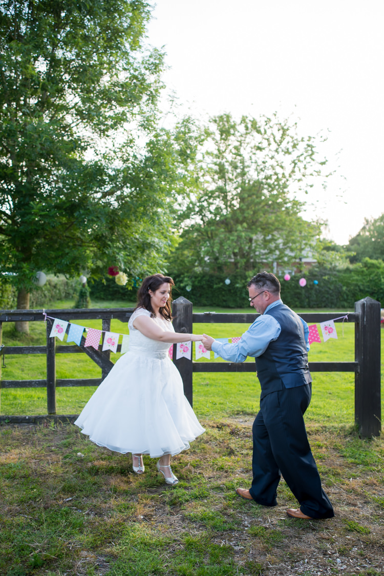 1950s Summer Fete Wedding http://www.mia-photography.com/