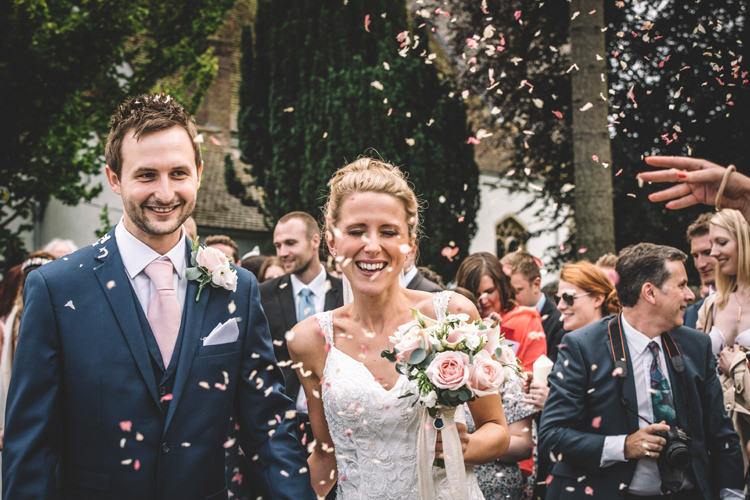 Confetti DIY Summer Rustic Country Wedding http://www.danielakphotography.com/