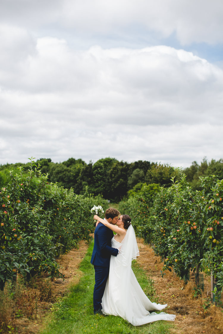 Stylish Relaxed Fun White Wedding http://www.livvy-hukins.co.uk/