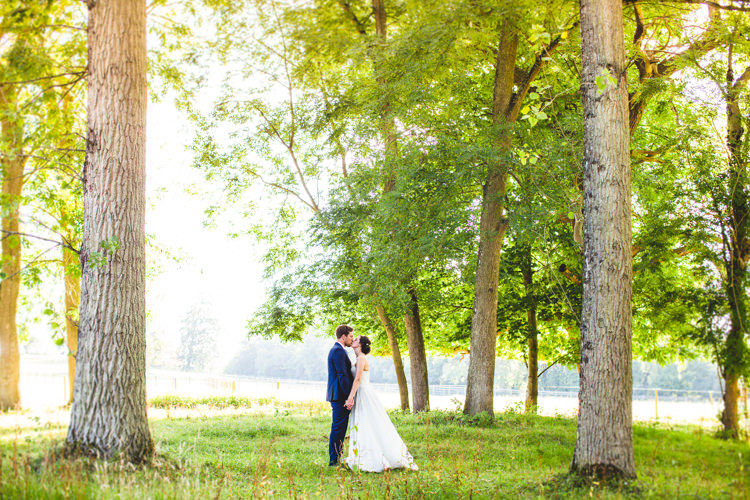 Stylish Relaxed Fun White Wedding http://www.livvy-hukins.co.uk/