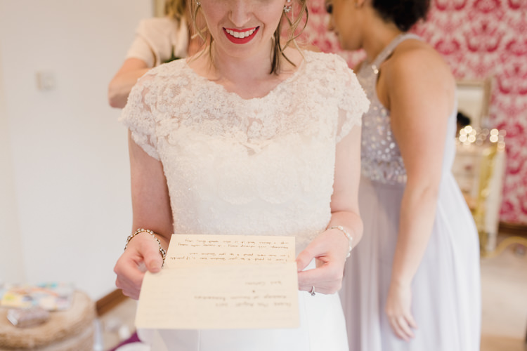 Simple Elegant Pretty Barn Wedding http://www.fayecornhillphotography.co.uk/