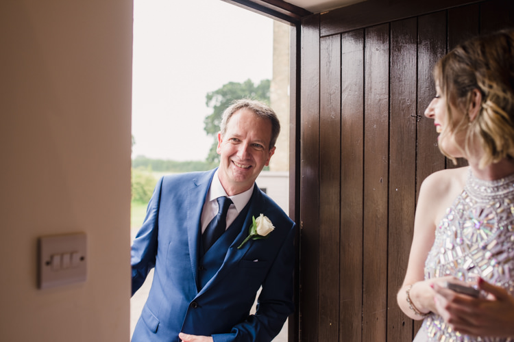 Simple Elegant Pretty Barn Wedding http://www.fayecornhillphotography.co.uk/