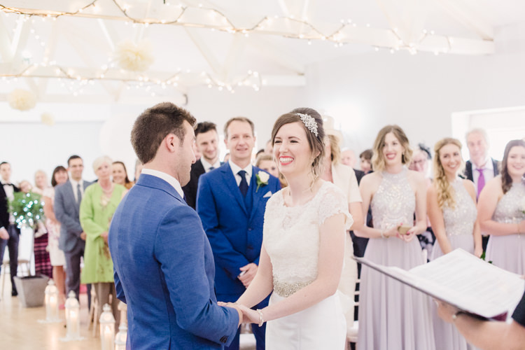 Simple Elegant Pretty Barn Wedding http://www.fayecornhillphotography.co.uk/