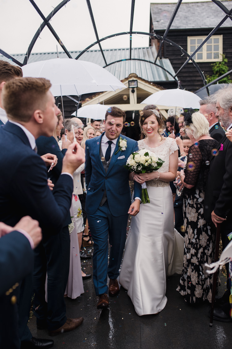 Simple Elegant Pretty Barn Wedding http://www.fayecornhillphotography.co.uk/