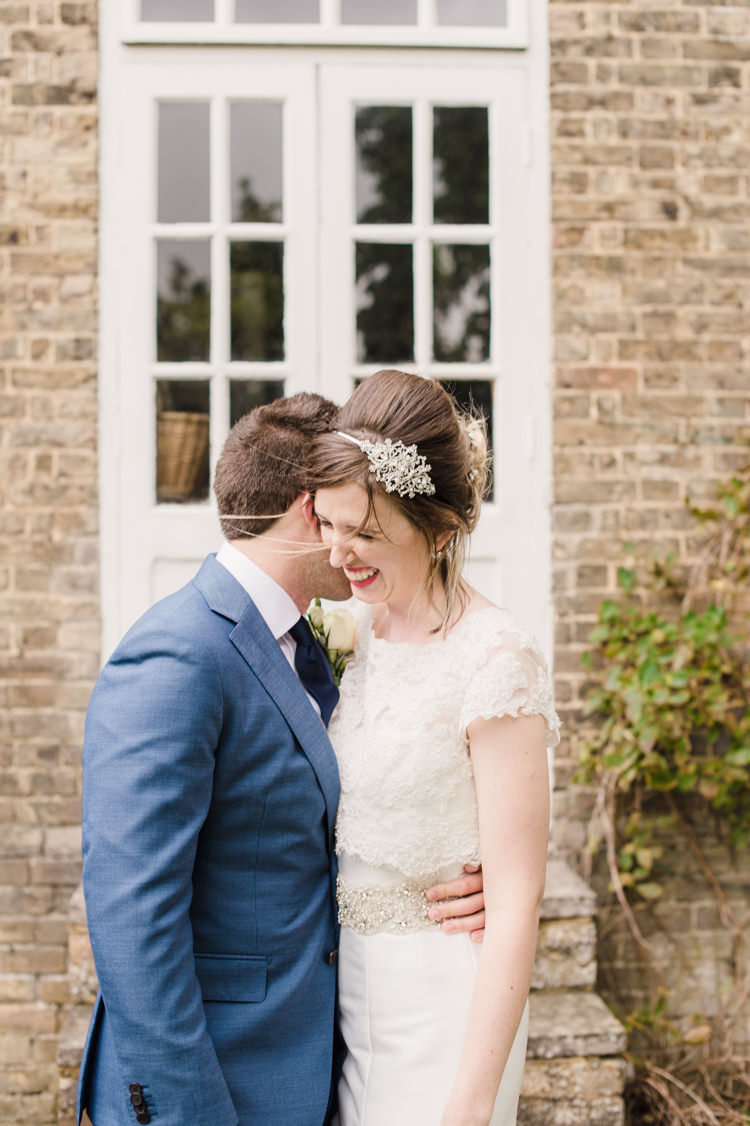 Simple Elegant Pretty Barn Wedding http://www.fayecornhillphotography.co.uk/