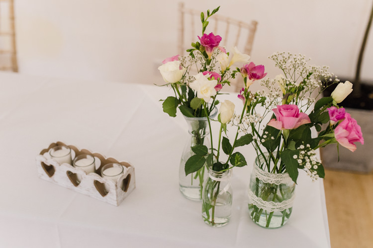Simple Elegant Pretty Barn Wedding http://www.fayecornhillphotography.co.uk/