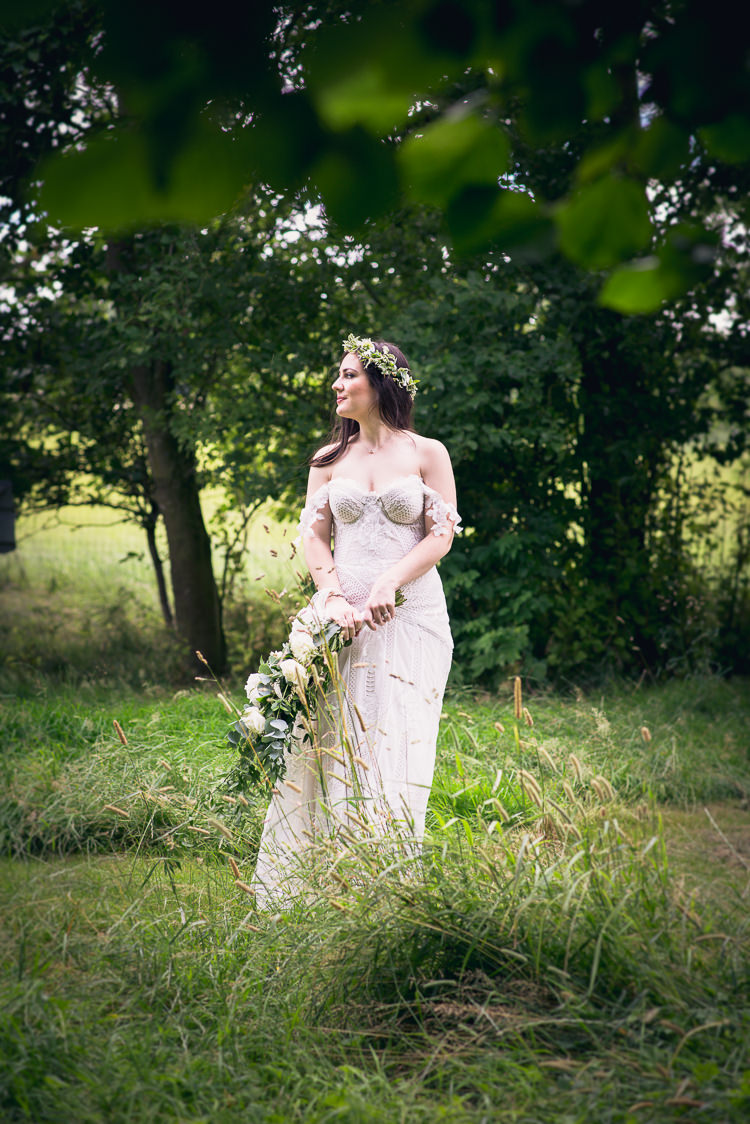 Outdoor Boho Botanical Farm Wedding http://www.lauraophotography.com/