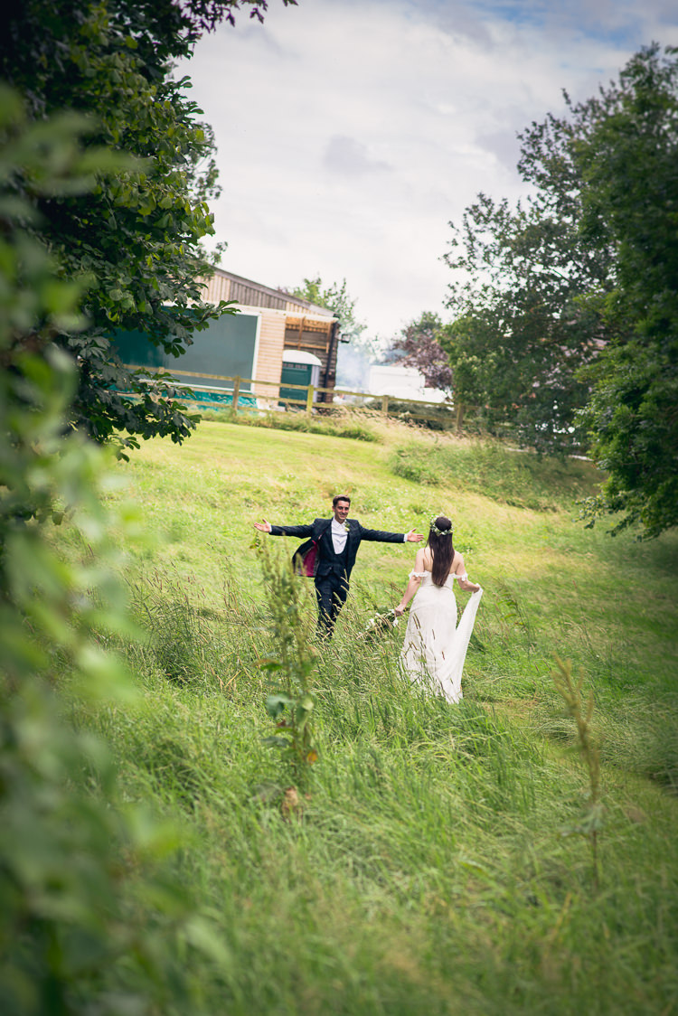 Outdoor Boho Botanical Farm Wedding http://www.lauraophotography.com/