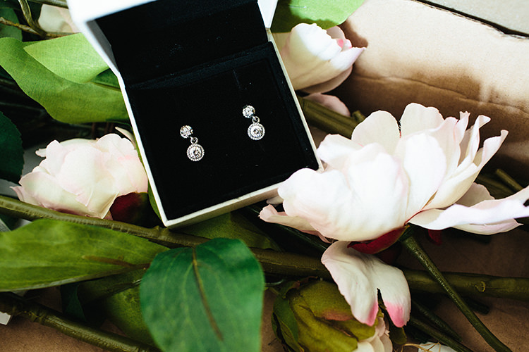 Soft Springtime Countryside Wedding http://www.claudiarosecarter.co.uk/