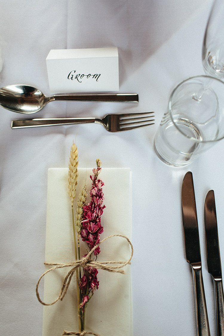 Soft Springtime Countryside Wedding http://www.claudiarosecarter.co.uk/