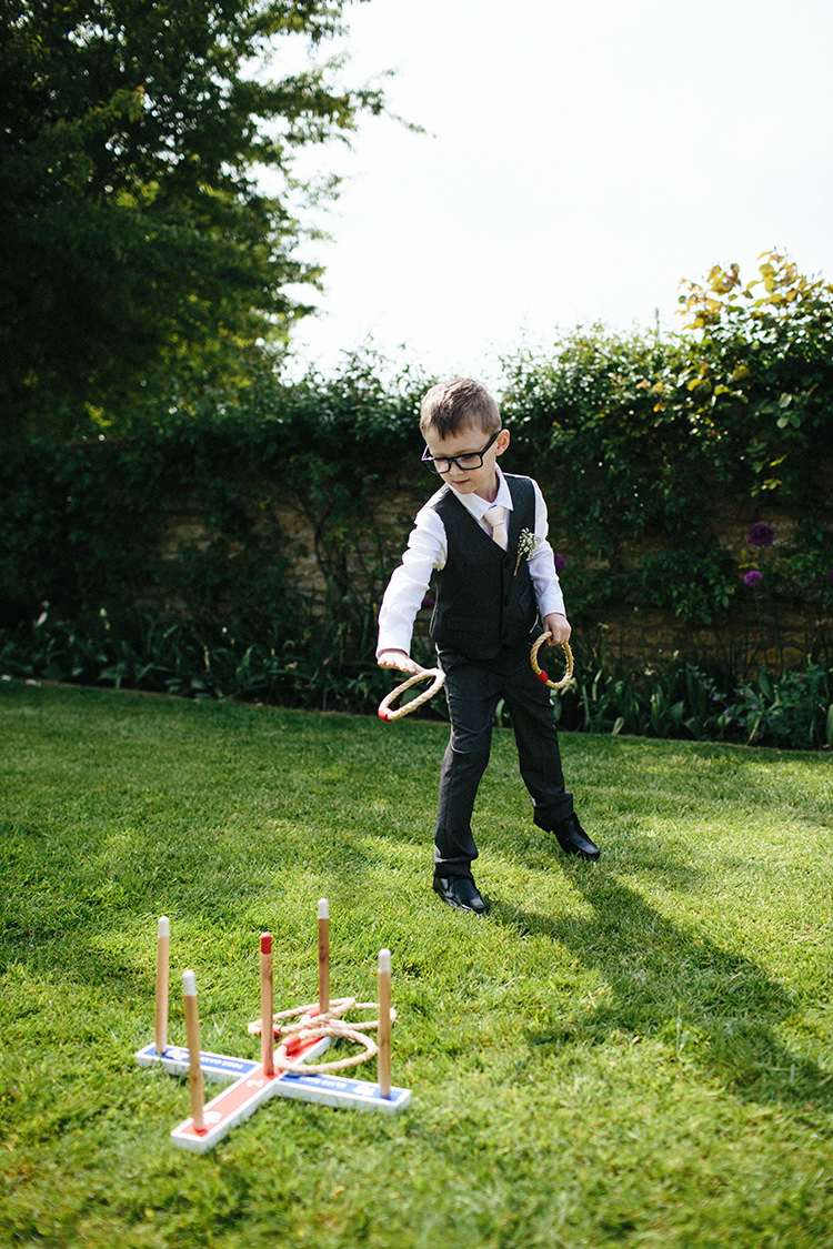Soft Springtime Countryside Wedding http://www.claudiarosecarter.co.uk/