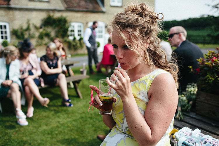Soft Springtime Countryside Wedding http://www.claudiarosecarter.co.uk/
