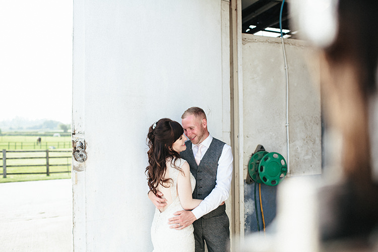 Soft Springtime Countryside Wedding http://www.claudiarosecarter.co.uk/