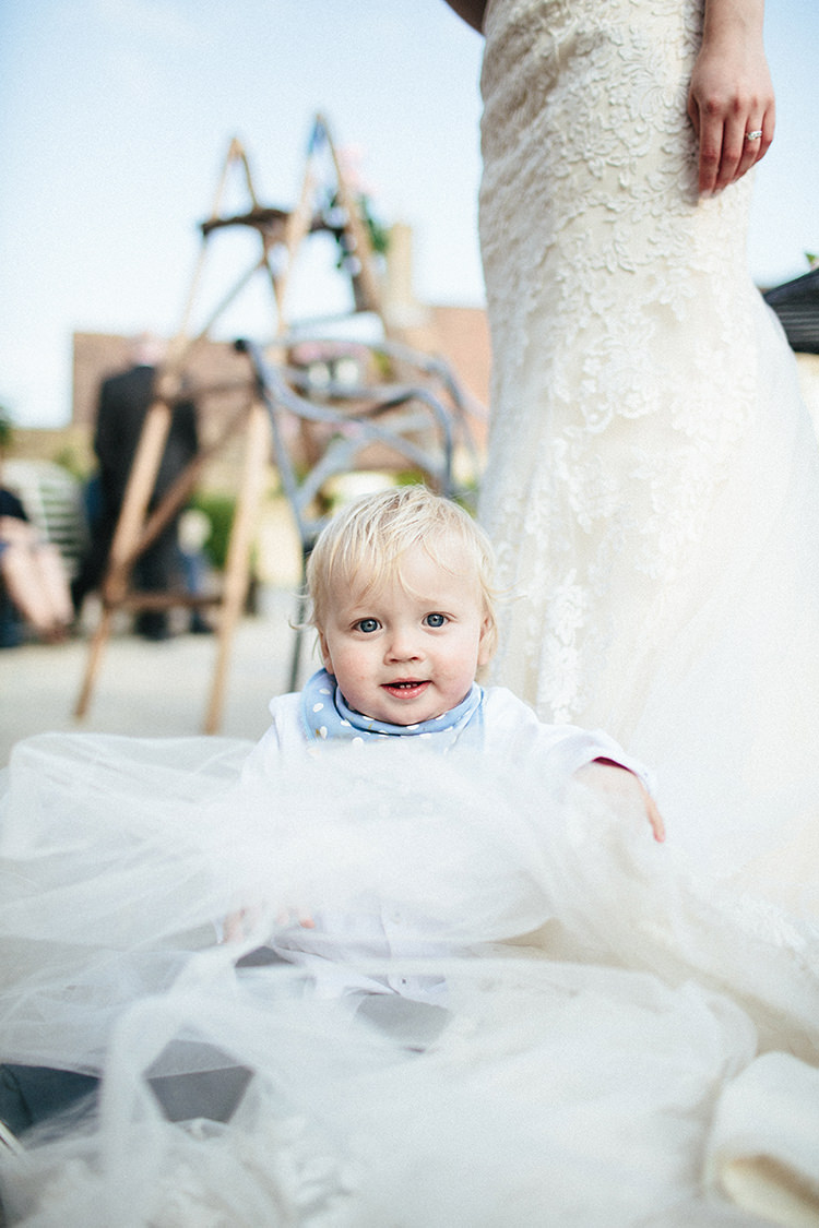 Soft Springtime Countryside Wedding http://www.claudiarosecarter.co.uk/