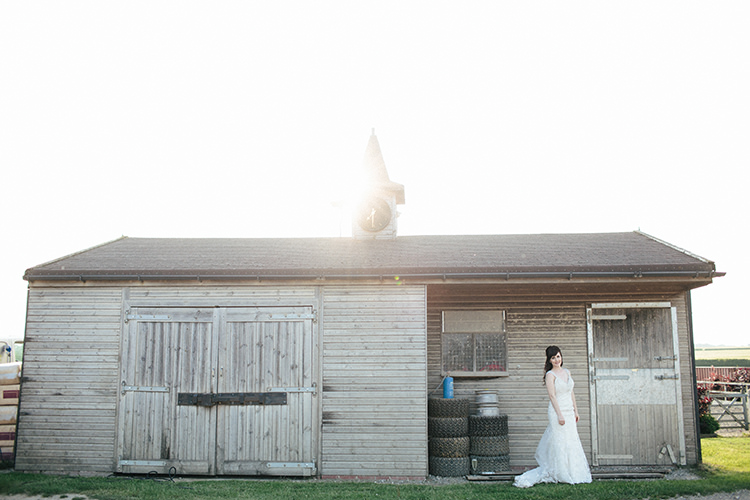 Soft Springtime Countryside Wedding http://www.claudiarosecarter.co.uk/