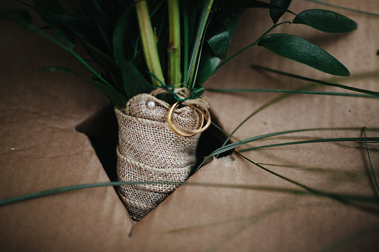 Soft Springtime Countryside Wedding http://www.claudiarosecarter.co.uk/