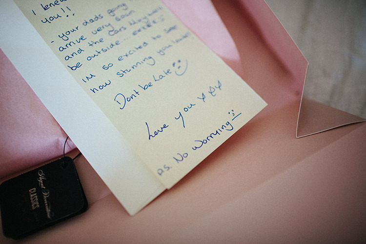 Soft Springtime Countryside Wedding http://www.claudiarosecarter.co.uk/