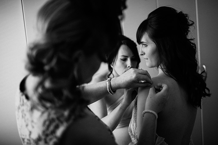 Soft Springtime Countryside Wedding http://www.claudiarosecarter.co.uk/