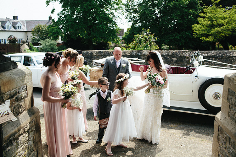 Soft Springtime Countryside Wedding http://www.claudiarosecarter.co.uk/