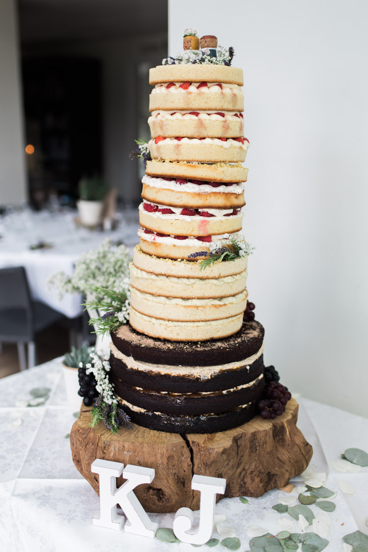 Naked Cake Tall Layers Sponge Victoria Bohemian Vineyard Wedding http://www.gemmagiorgio.com/