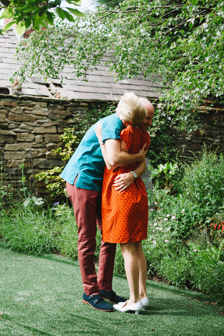 First Look Artistic Creative Colourful Farm Wedding http://www.mustardyellowphotography.com/