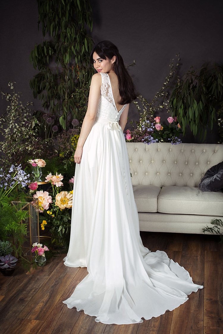 Naomi Neoh 2017 Eden Wedding Bridal Dress Collection Adele with Silk Sash Naomi Neoh 2017 Eden Wedding Bridal Dress Collection