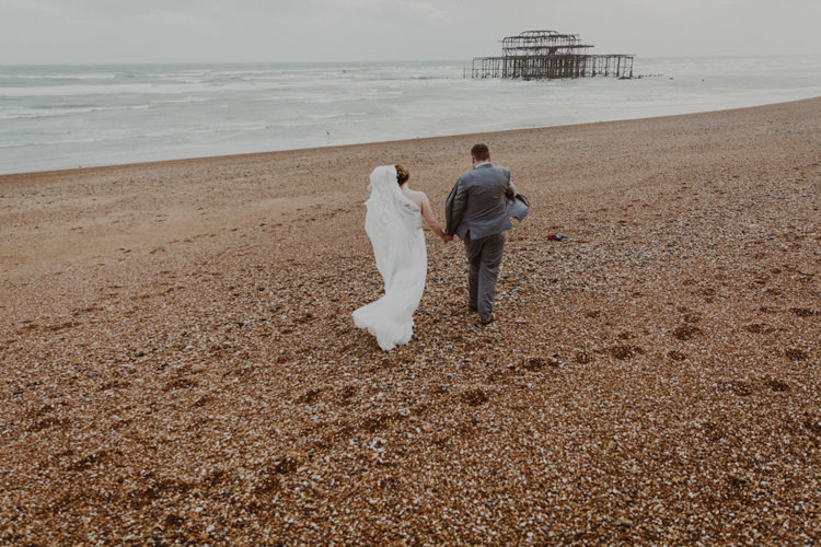 Romantic Stylish Relaxed Sea Wedding http://www.oxiphotography.co.uk/