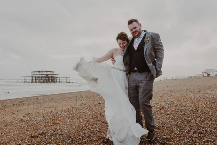 Romantic Stylish Relaxed Sea Wedding http://www.oxiphotography.co.uk/