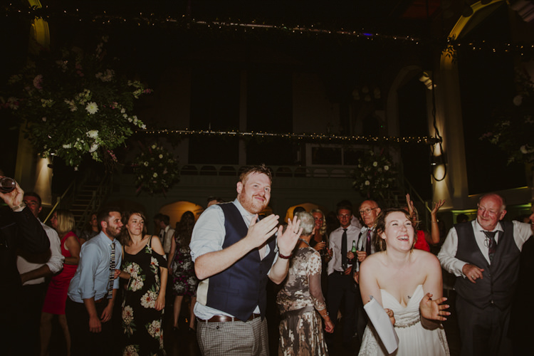 Romantic Stylish Relaxed Sea Wedding http://www.oxiphotography.co.uk/
