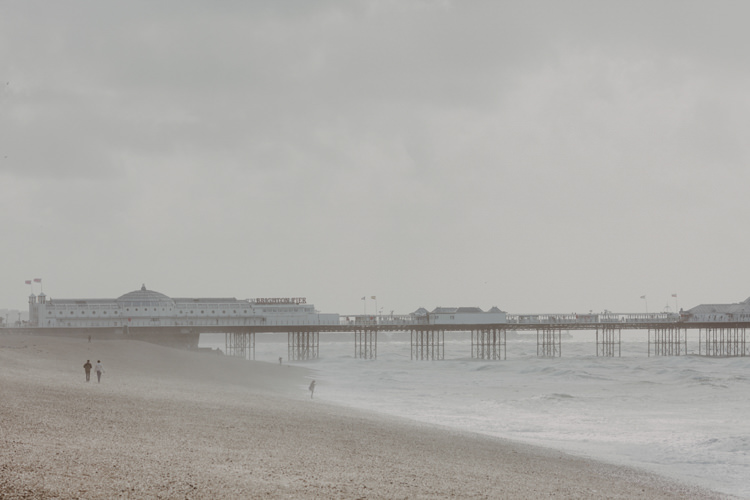Romantic Stylish Relaxed Sea Wedding http://www.oxiphotography.co.uk/