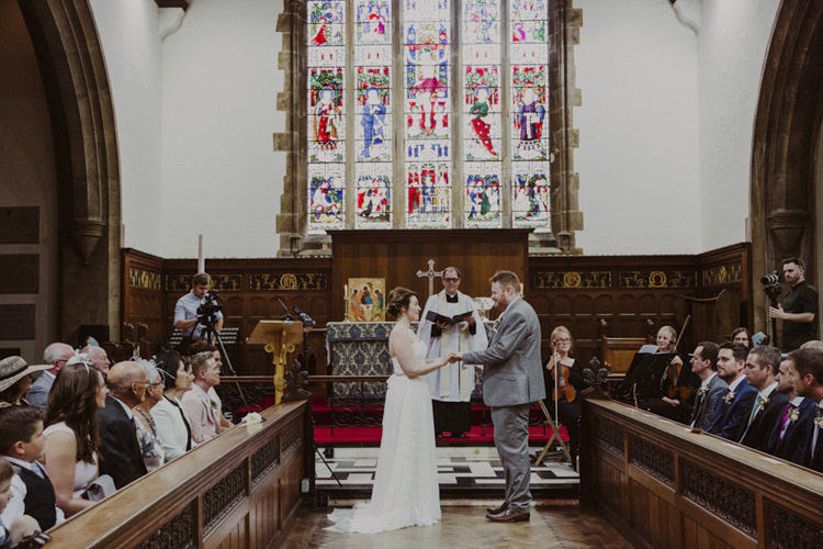 Romantic Stylish Relaxed Sea Wedding http://www.oxiphotography.co.uk/