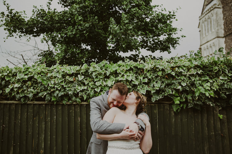 Romantic Stylish Relaxed Sea Wedding http://www.oxiphotography.co.uk/