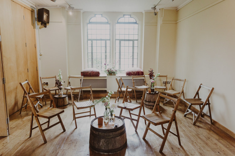 Romantic Stylish Relaxed Sea Wedding http://www.oxiphotography.co.uk/