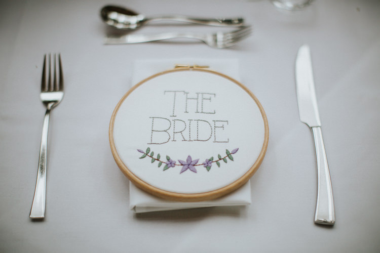 Embriodery Hoop Place Name Setting Creative DIY Rustic Lavender Wedding http://www.nataliepluck.com/