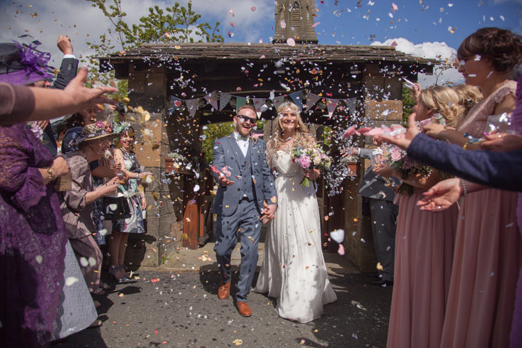 Confetti Throw Pastel Marquee Garden Party Wedding https://www.deliciousphotography.co.uk/