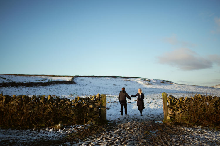 Snowy Peak District Engagement http://www.juntanweddings.com/