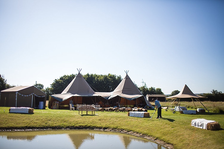 Pretty Outdoorsy Yellow Tipi Wedding http://www.binkynixon.com/